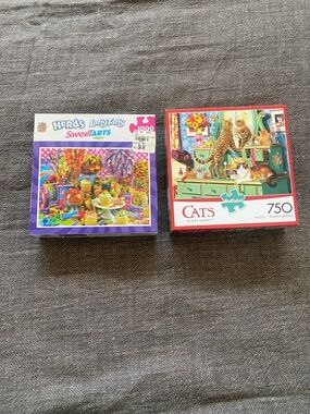 Buffalo David Bitton Cats 750-Piece Jigsaw Puzzle - Red & Green Artwork